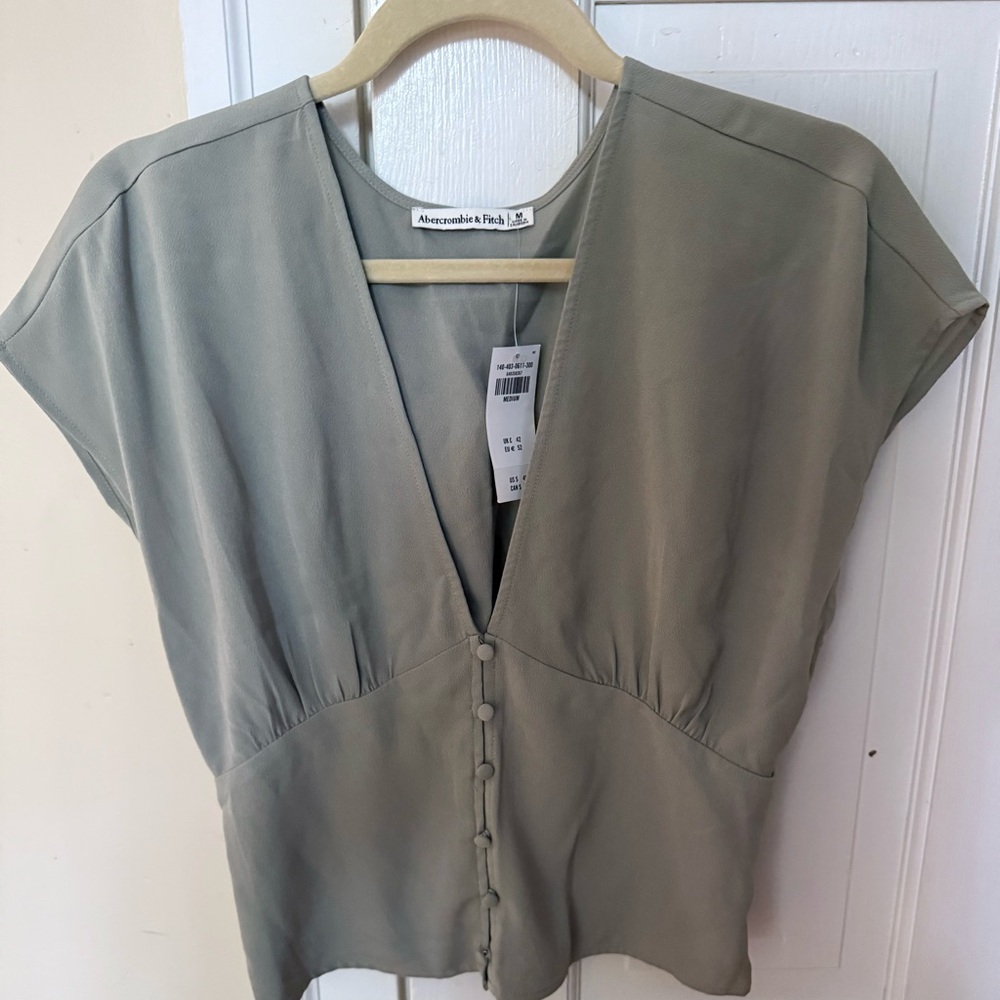 Abercrombie & Fitch Green Fitted Buttoned Top